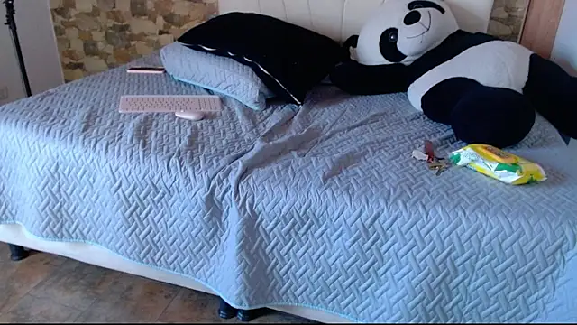 julz 03 online show from March 13, 2026, 6:25 pm