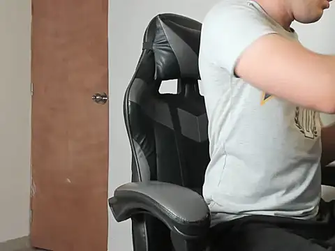 leo030809 online show from February 14, 2026, 9:00 pm