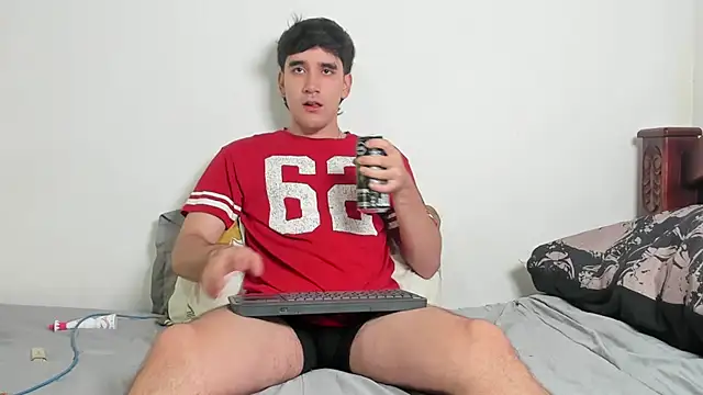leo030809 online show from June 18, 2026, 1:39 am
