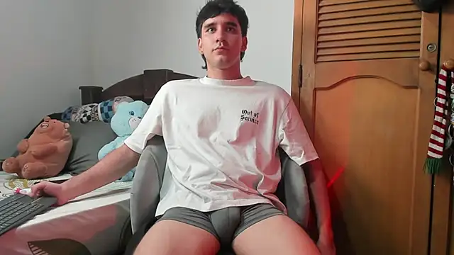 leo030809 online show from June 26, 2026, 12:48 am