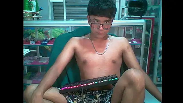 Snapshot of Baby_Cream chatting on December 6, 2024, 5:09 am Baby Cream online show from December 6, 2024, 5:09 am