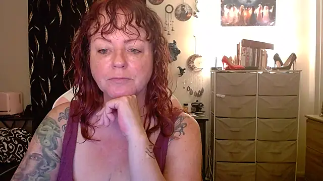 Nikkimastersgirl1091 online show from April 1, 2026, 1:28 am