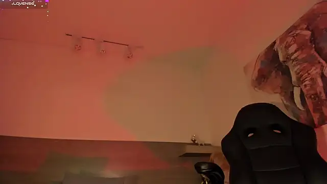 NyxShadow   online show from February 26, 2025, 6:58 am