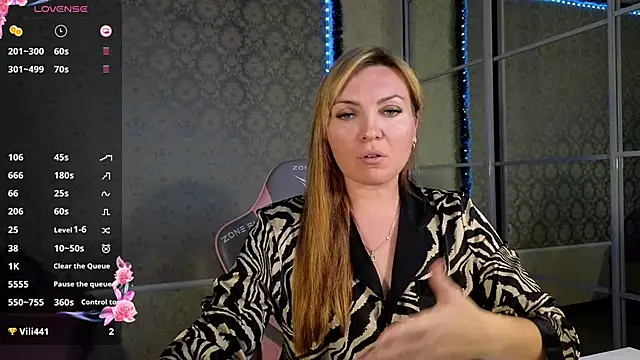 -DIVORA- online show from December 11, 2024, 7:14 pm