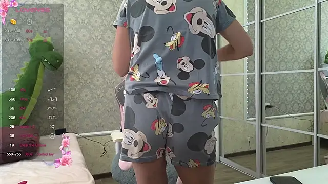 -DIVORA- online show from October 25, 2025, 10:56 am