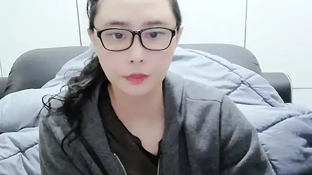 yourz tw online show from March 7, 2025, 8:13 am