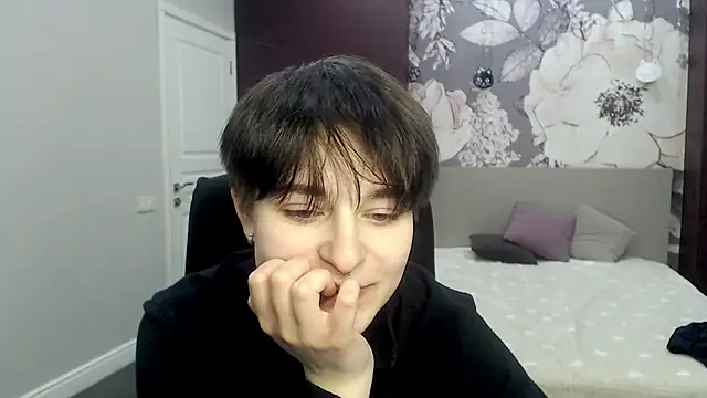 Snapshot of EmiliaYours chatting on February 11, 2025, 4:13 pm EmiliaYours online show from February 11, 2025, 4:13 pm