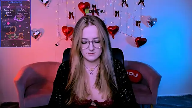 luna berryy online show from February 24, 2026, 8:18 pm