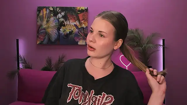Snapshot of holy_kitty chatting on October 17, 2025, 6:16 am holy kitty online show from October 17, 2025, 6:16 am