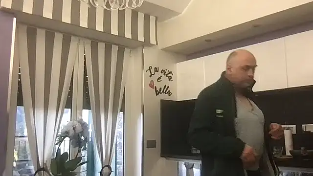 pantomax online show from December 3, 2025, 1:42 pm