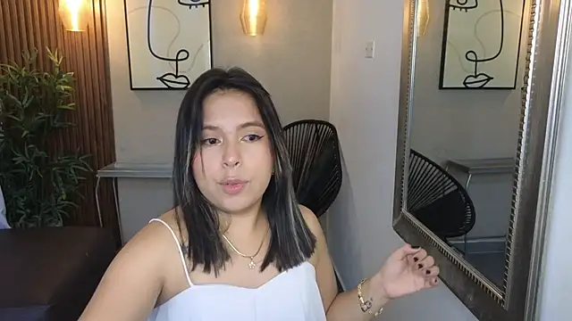 Snapshot of Sharlotte_Milk chatting on October 27, 2025, 11:03 am Sharlotte Milk online show from October 27, 2025, 11:03 am