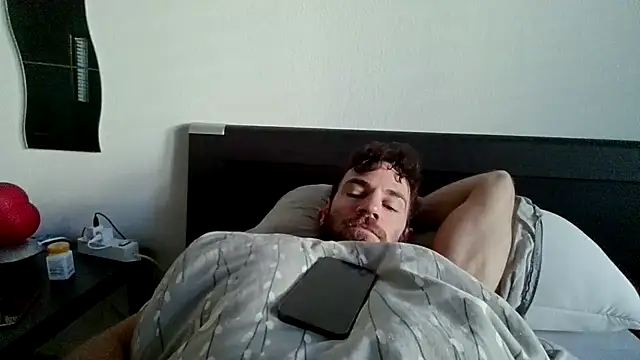 Snapshot of alpha-hunk chatting on October 7, 2025, 7:05 am alpha-hunk online show from October 7, 2025, 7:05 am