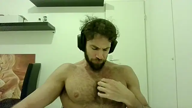 Snapshot of alpha-hunk chatting on October 15, 2025, 7:14 pm alpha-hunk online show from October 15, 2025, 7:14 pm