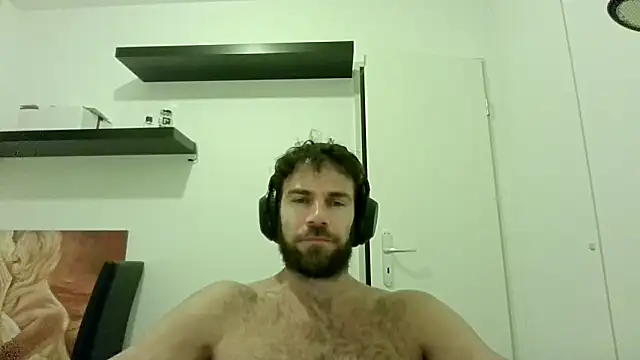 Snapshot of alpha-hunk chatting on October 18, 2025, 7:14 pm alpha-hunk online show from October 18, 2025, 7:14 pm