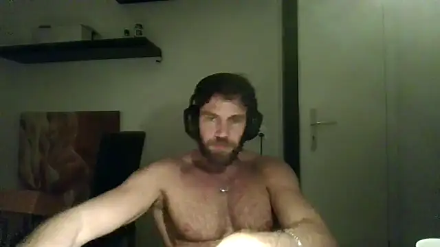 Snapshot of alpha-hunk chatting on October 25, 2025, 8:36 pm alpha-hunk online show from October 25, 2025, 8:36 pm