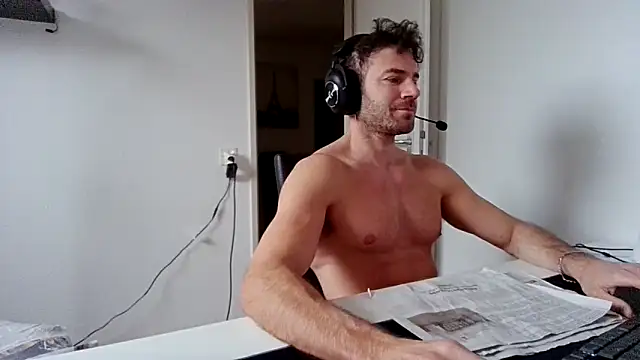 alpha-hunk online show from December 14, 2025, 10:53 am