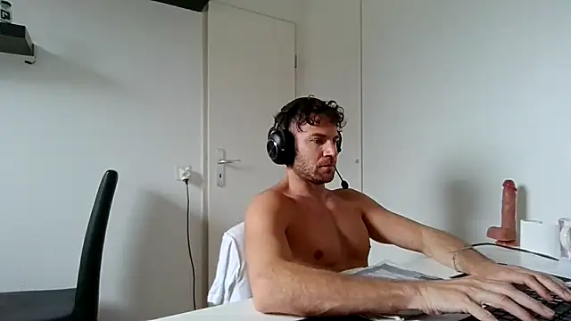 alpha-hunk online show from April 10, 2026, 12:10 pm