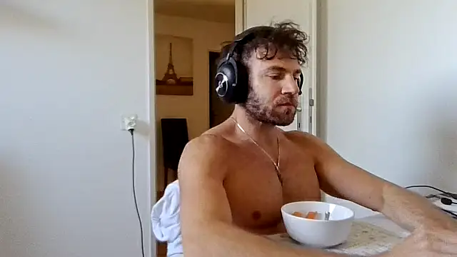 alpha-hunk online show from April 22, 2026, 10:28 am