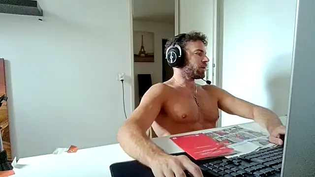 alpha-hunk online show from June 11, 2026, 8:34 am
