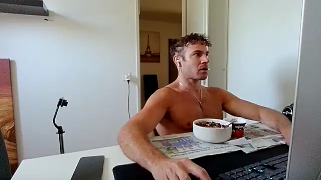 Snapshot of alpha-hunk chatting on June 17, 2026, 10:17 am alpha-hunk online show from June 17, 2026, 10:17 am