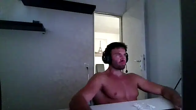 Snapshot of alpha-hunk chatting on July 9, 2026, 5:17 pm alpha-hunk online show from July 9, 2026, 5:17 pm