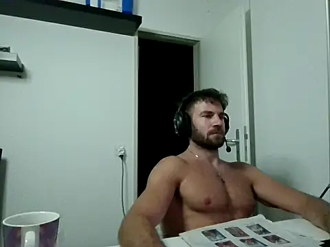 Snapshot of alpha-hunk chatting on July 24, 2026, 9:02 pm alpha-hunk online show from July 24, 2026, 9:02 pm