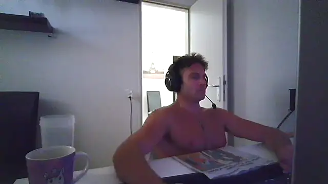Snapshot of alpha-hunk chatting on July 27, 2026, 3:08 pm alpha-hunk online show from July 27, 2026, 3:08 pm