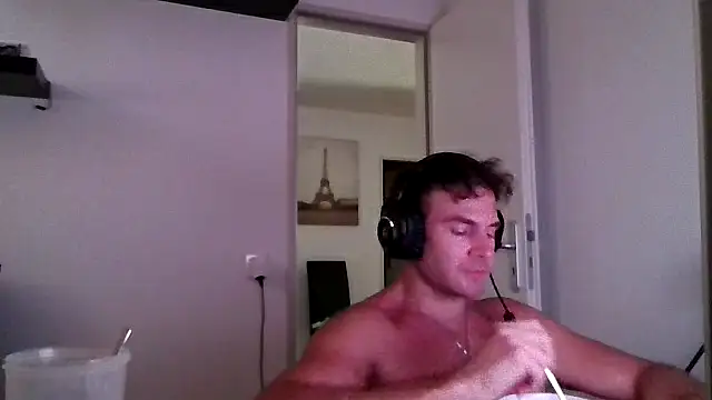 Snapshot of alpha-hunk chatting on July 28, 2026, 9:48 am alpha-hunk online show from July 28, 2026, 9:48 am