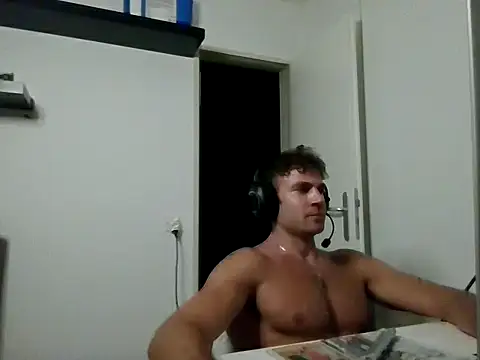 Snapshot of alpha-hunk chatting on July 28, 2026, 8:12 pm alpha-hunk online show from July 28, 2026, 8:12 pm