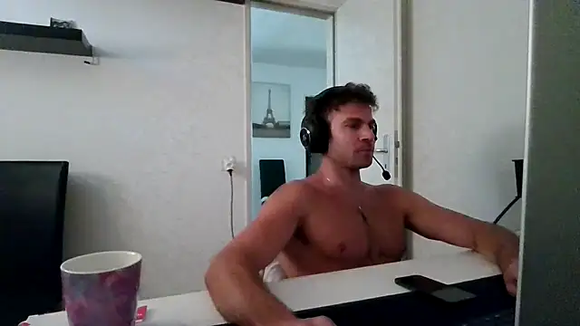 Snapshot of alpha-hunk chatting on July 31, 2026, 8:47 am alpha-hunk online show from July 31, 2026, 8:47 am