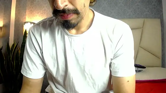 Snapshot of Sr_Magnus_ chatting on September 16, 2025, 1:39 am Sr Magnus  online show from September 16, 2025, 1:39 am