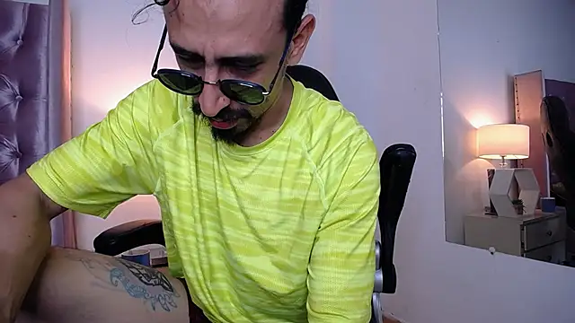 Snapshot of Sr_Magnus_ chatting on September 25, 2025, 6:39 am Sr Magnus  online show from September 25, 2025, 6:39 am