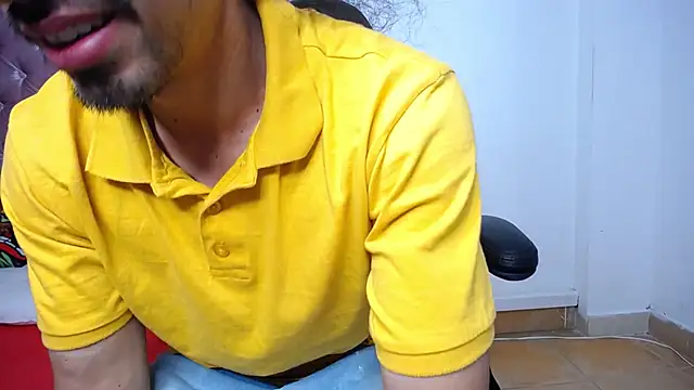 Snapshot of Sr_Magnus_ chatting on October 5, 2025, 6:01 am Sr Magnus  online show from October 5, 2025, 6:01 am