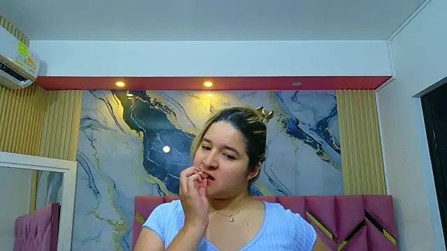 collegepawglovedaddy online show from June 19, 2026, 7:50 pm
