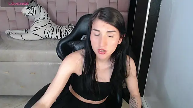 jesi daniels b online show from December 10, 2024, 7:43 pm