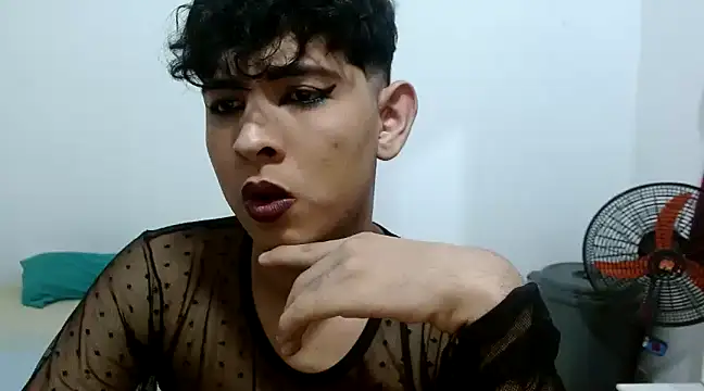 estefania224 online show from February 21, 2025, 10:39 am