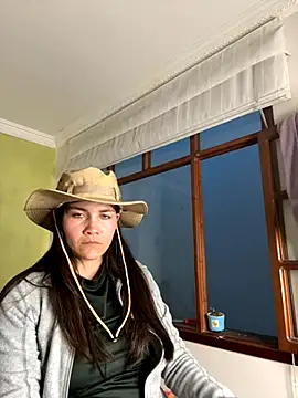 Snapshot of aurora_divine chatting on September 26, 2025, 10:47 pm aurora divine online show from September 26, 2025, 10:47 pm