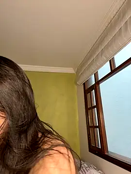 Snapshot of aurora_divine chatting on October 12, 2025, 12:04 pm aurora divine online show from October 12, 2025, 12:04 pm