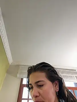 Snapshot of aurora_divine chatting on October 19, 2025, 1:12 pm aurora divine online show from October 19, 2025, 1:12 pm