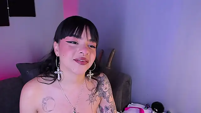 Snapshot of maddy_walker chatting on January 22, 2025, 2:37 am maddy walker online show from January 22, 2025, 2:37 am