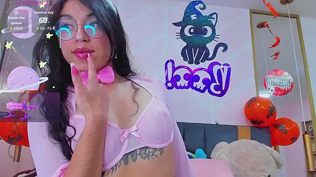 Snapshot of MadyJackson chatting on October 15, 2025, 11:21 am MadyJackson online show from October 15, 2025, 11:21 am