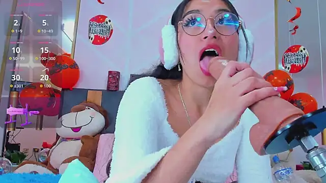 Snapshot of MadyJackson chatting on October 17, 2025, 11:46 am MadyJackson online show from October 17, 2025, 11:46 am