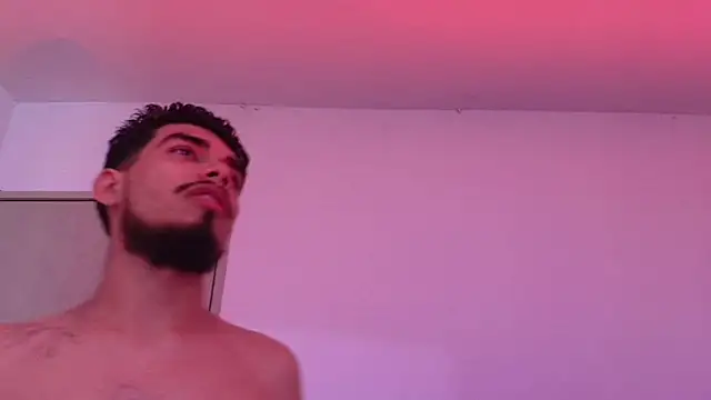 Snapshot of hummerevv chatting on October 17, 2025, 8:33 pm hummerevv online show from October 17, 2025, 8:33 pm