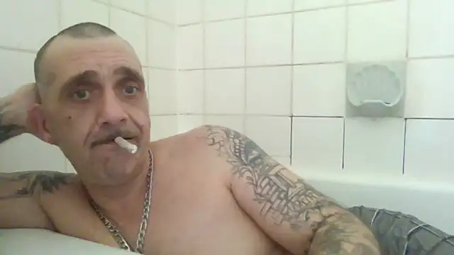 Snapshot of CandiedPompano chatting on October 2, 2025, 10:39 pm CandiedPompano online show from October 2, 2025, 10:39 pm