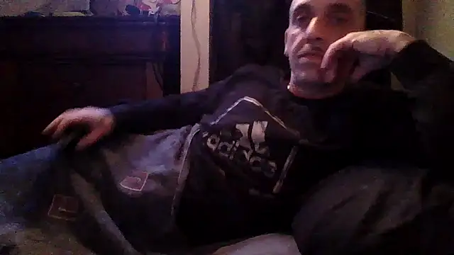 Snapshot of CandiedPompano chatting on October 3, 2025, 4:15 pm CandiedPompano online show from October 3, 2025, 4:15 pm