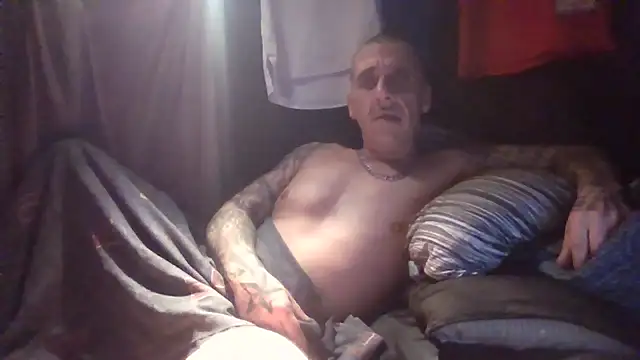 Snapshot of CandiedPompano chatting on October 5, 2025, 5:00 pm CandiedPompano online show from October 5, 2025, 5:00 pm