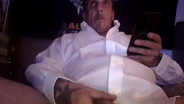 Snapshot of CandiedPompano chatting on June 5, 2026, 4:19 am CandiedPompano online show from June 5, 2026, 4:19 am