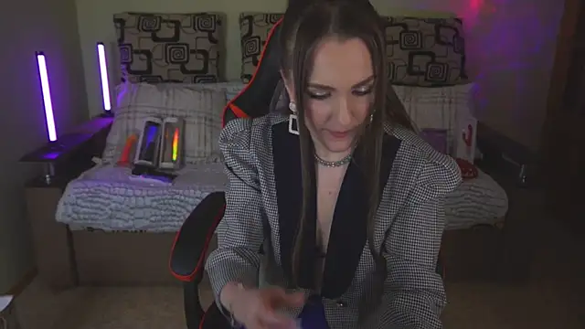 VeronikaVel online show from April 7, 2026, 9:04 pm