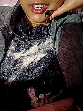 ruhi2003 online show from December 14, 2024, 4:42 pm