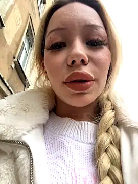 Snapshot of babydolll chatting on October 10, 2025, 11:42 am babydolll online show from October 10, 2025, 11:42 am